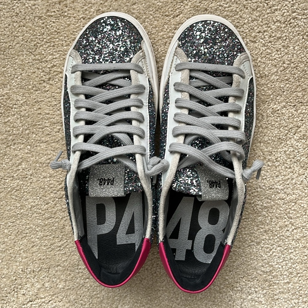 P448 Shoes with glitter and pink detail 🌟💕, size 38